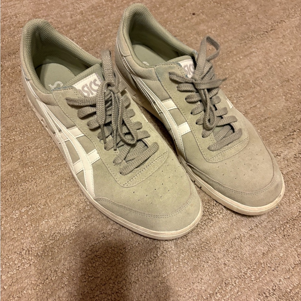 ASICS Men's Beige and White Sneakers